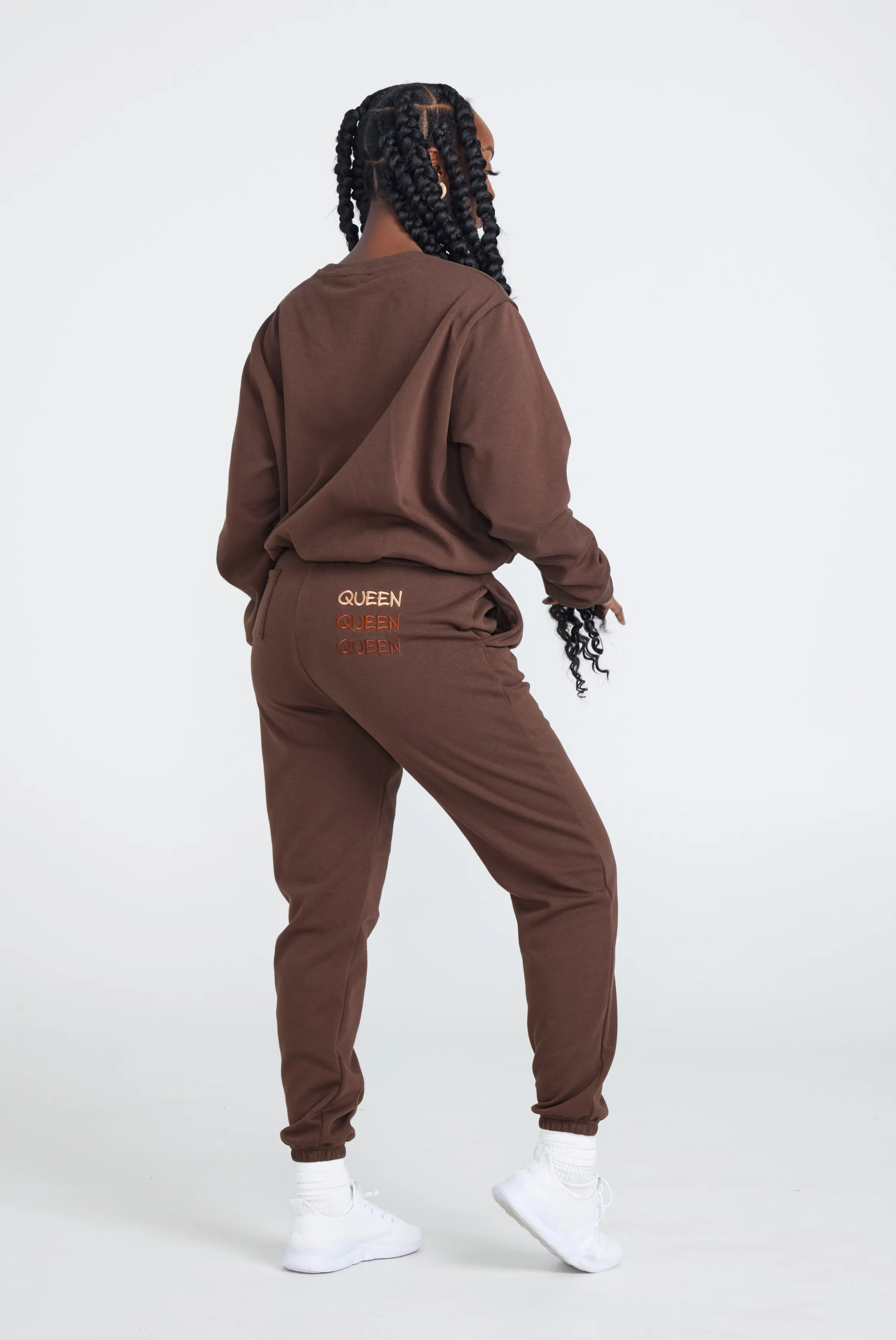 3 QUEEN Crew Neck Jogger Set