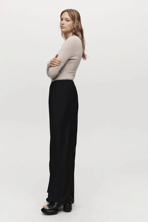 Alicia Pant Black