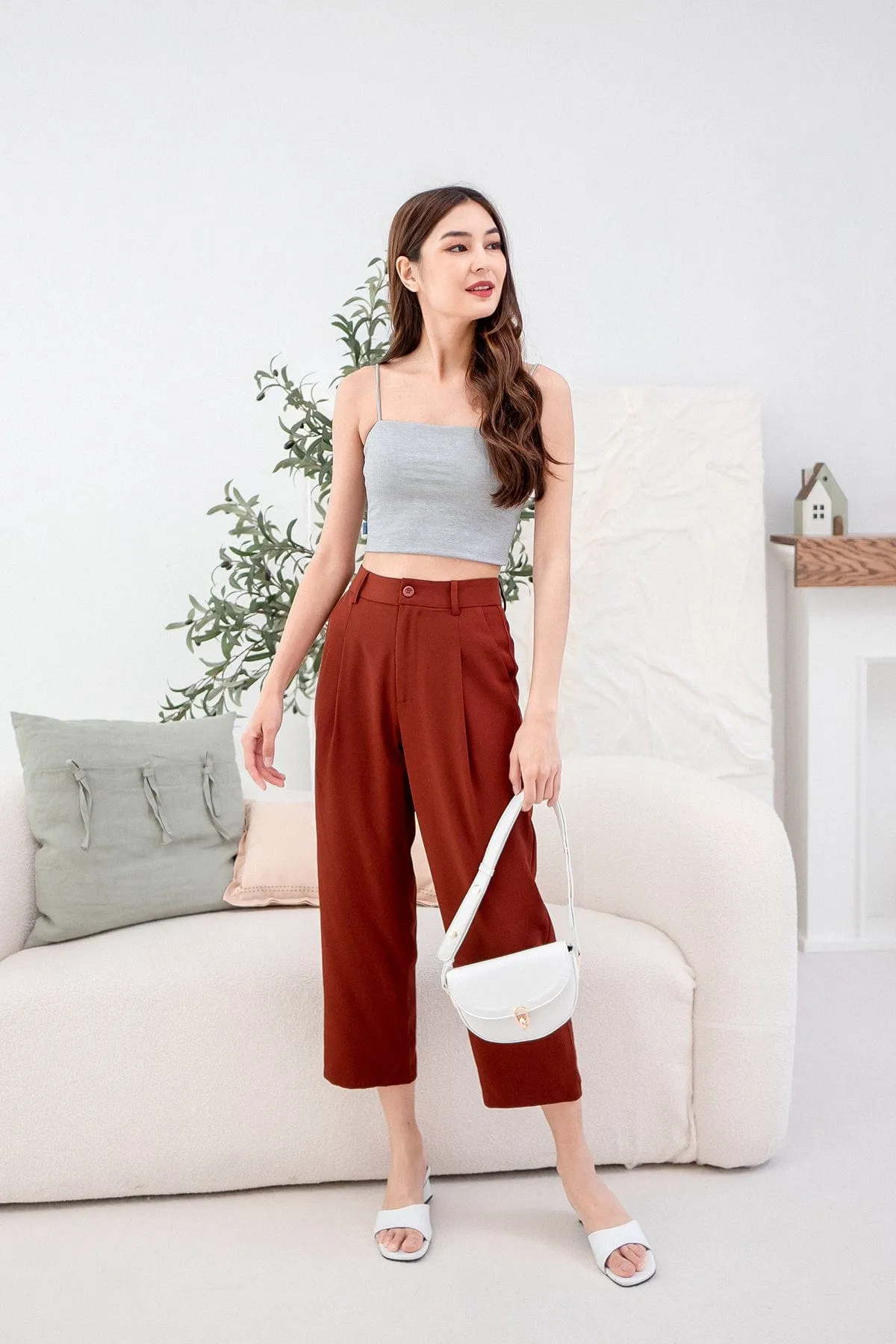 ARI TAPERED TROUSERS IN BRICK