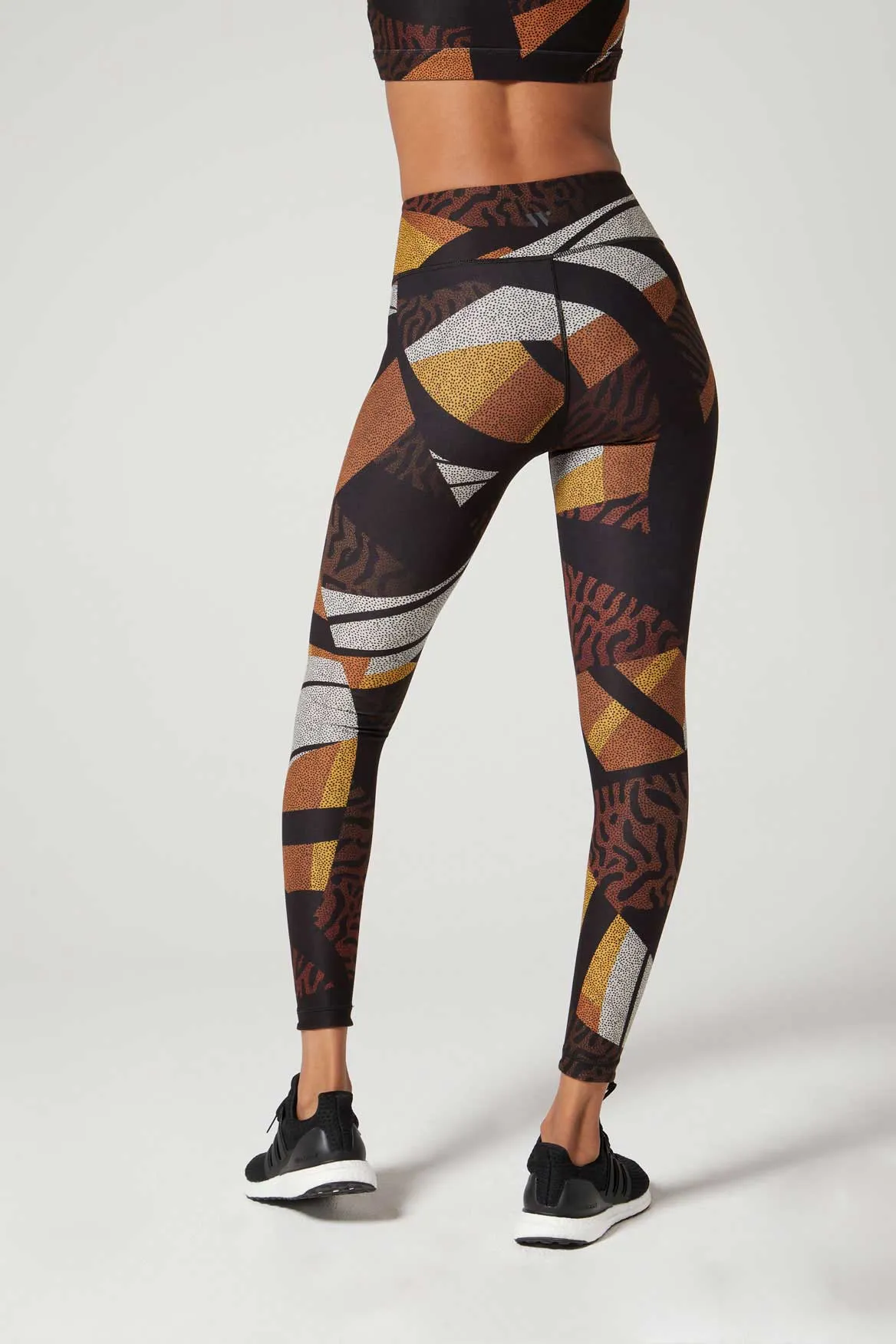 Aria Back Pocket Legging Totem