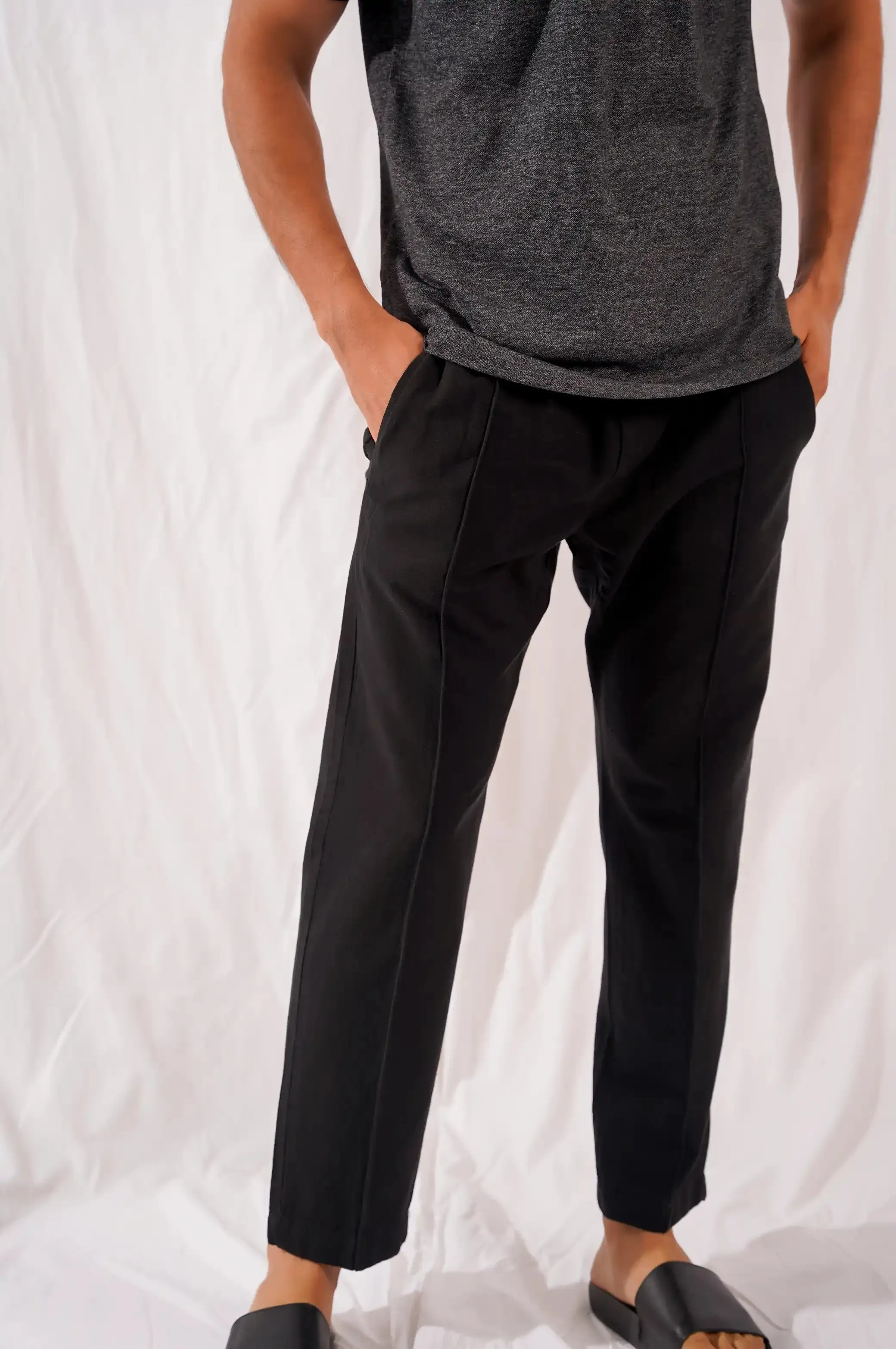 BASIC TAPERED PANTS