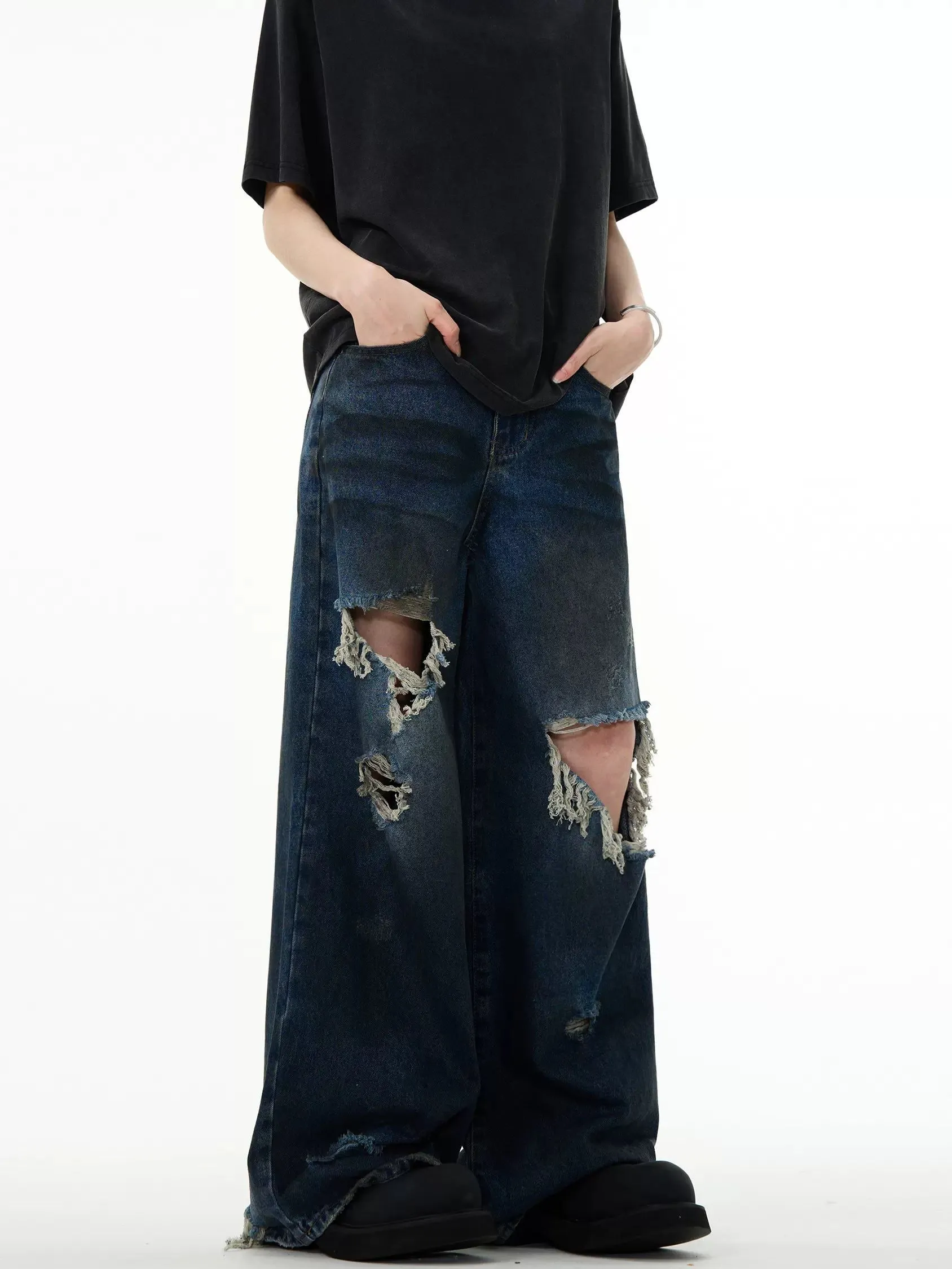 Distressed Spots Comfty Jeans