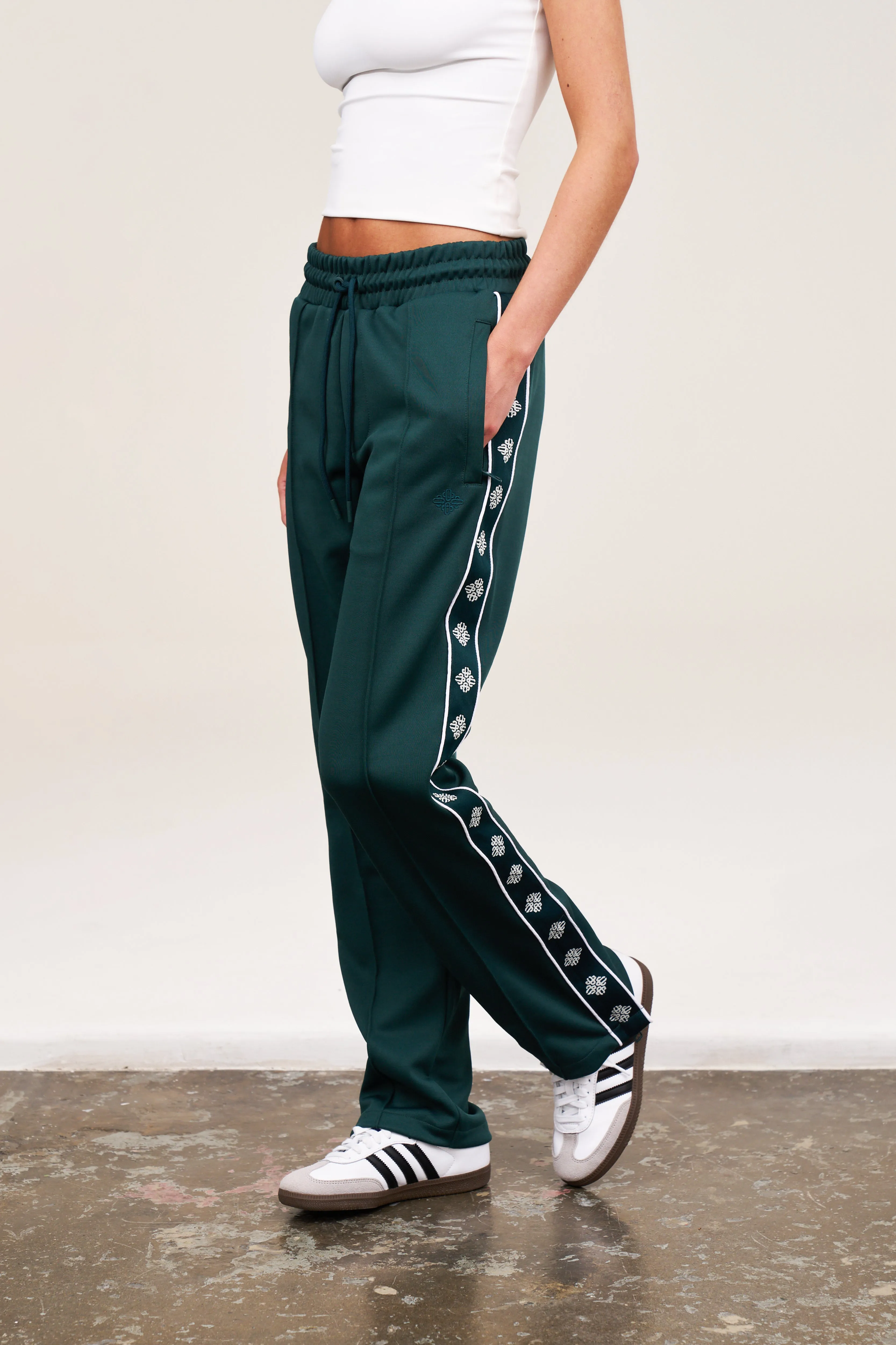 EMBLEM TRACK JOGGERS - GREEN