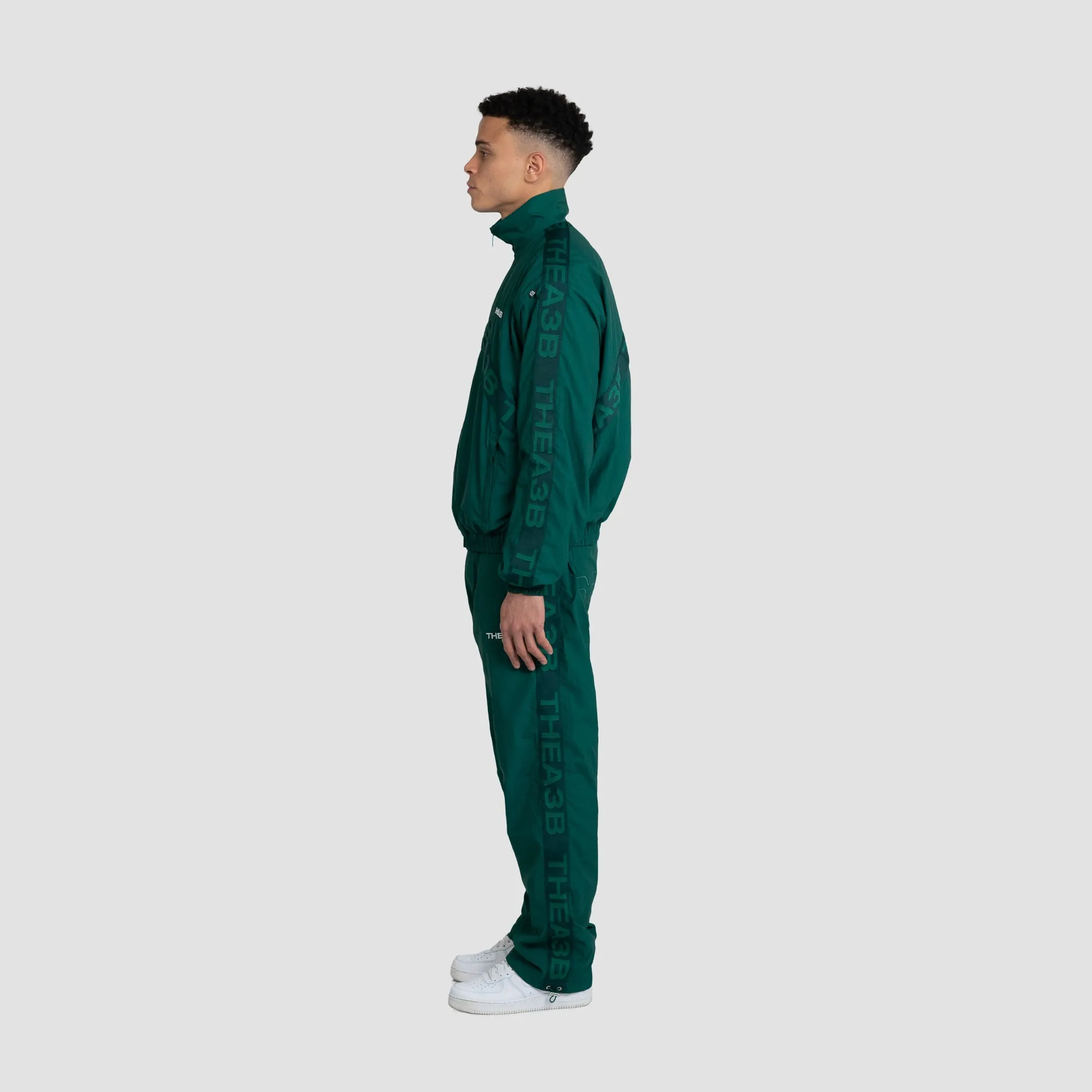 ESSENTIAL TRACK PANTS GREEN