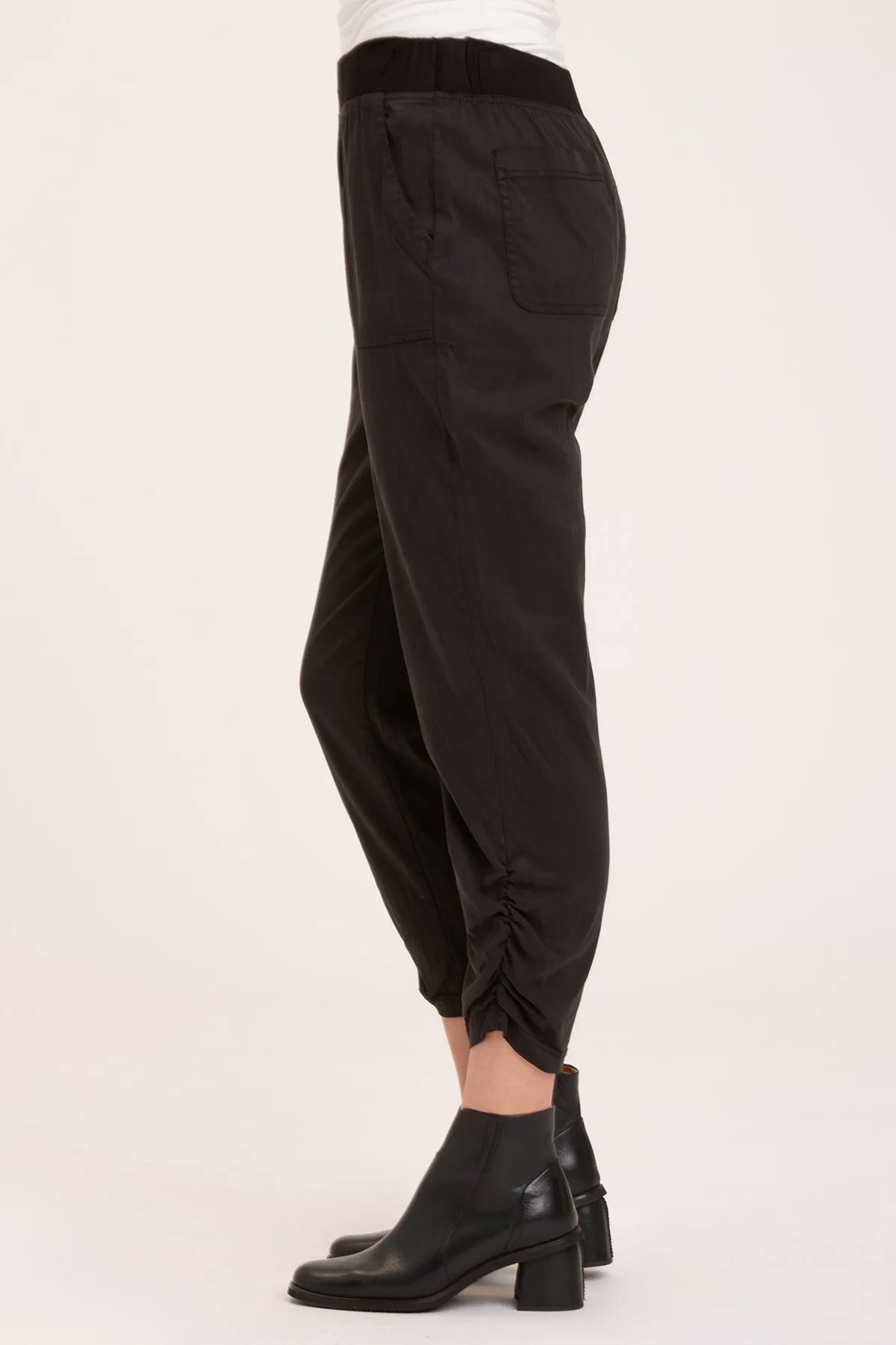 Lyan Slim Pant