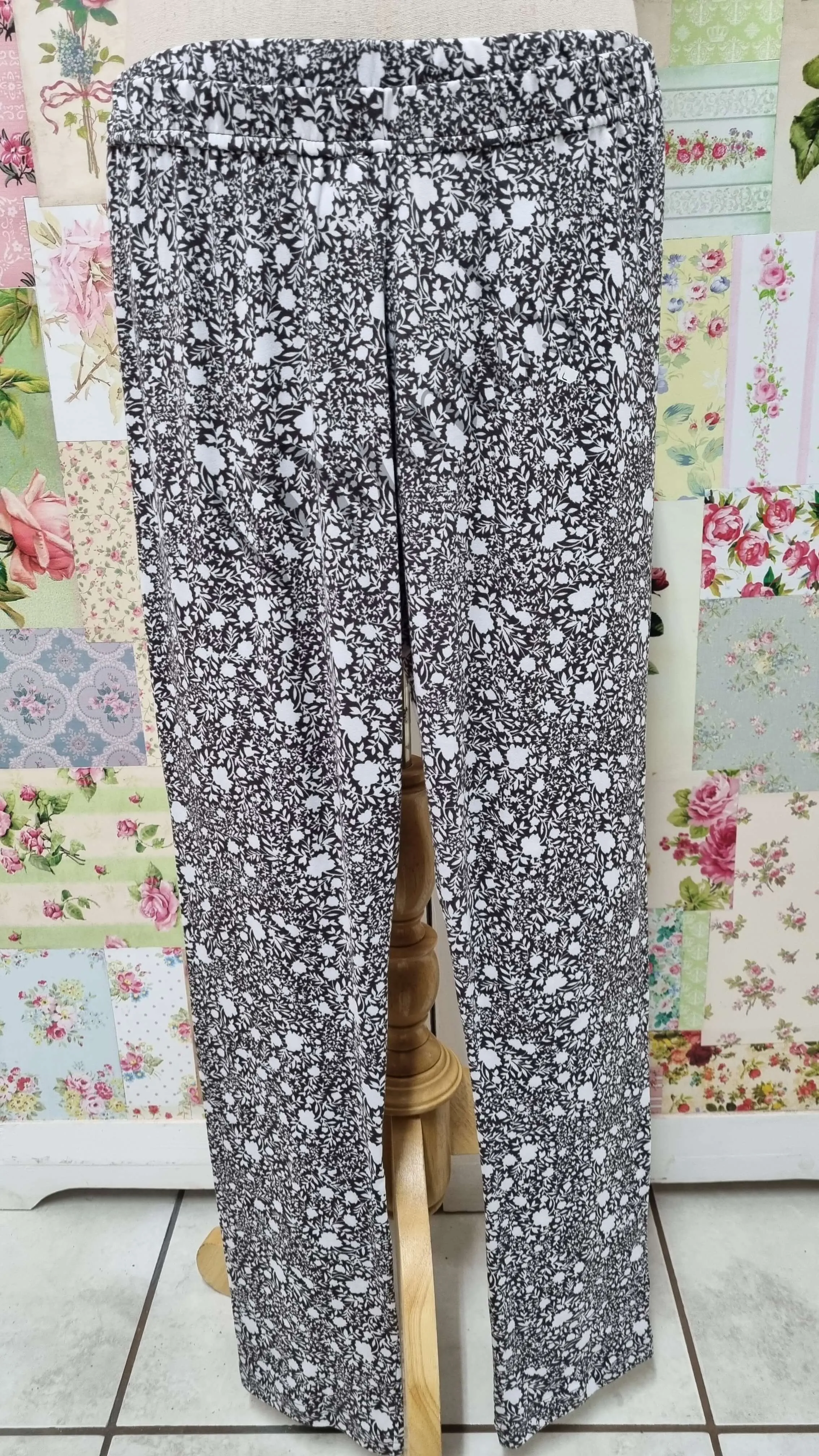 Mocha & White Floral Legging SH082