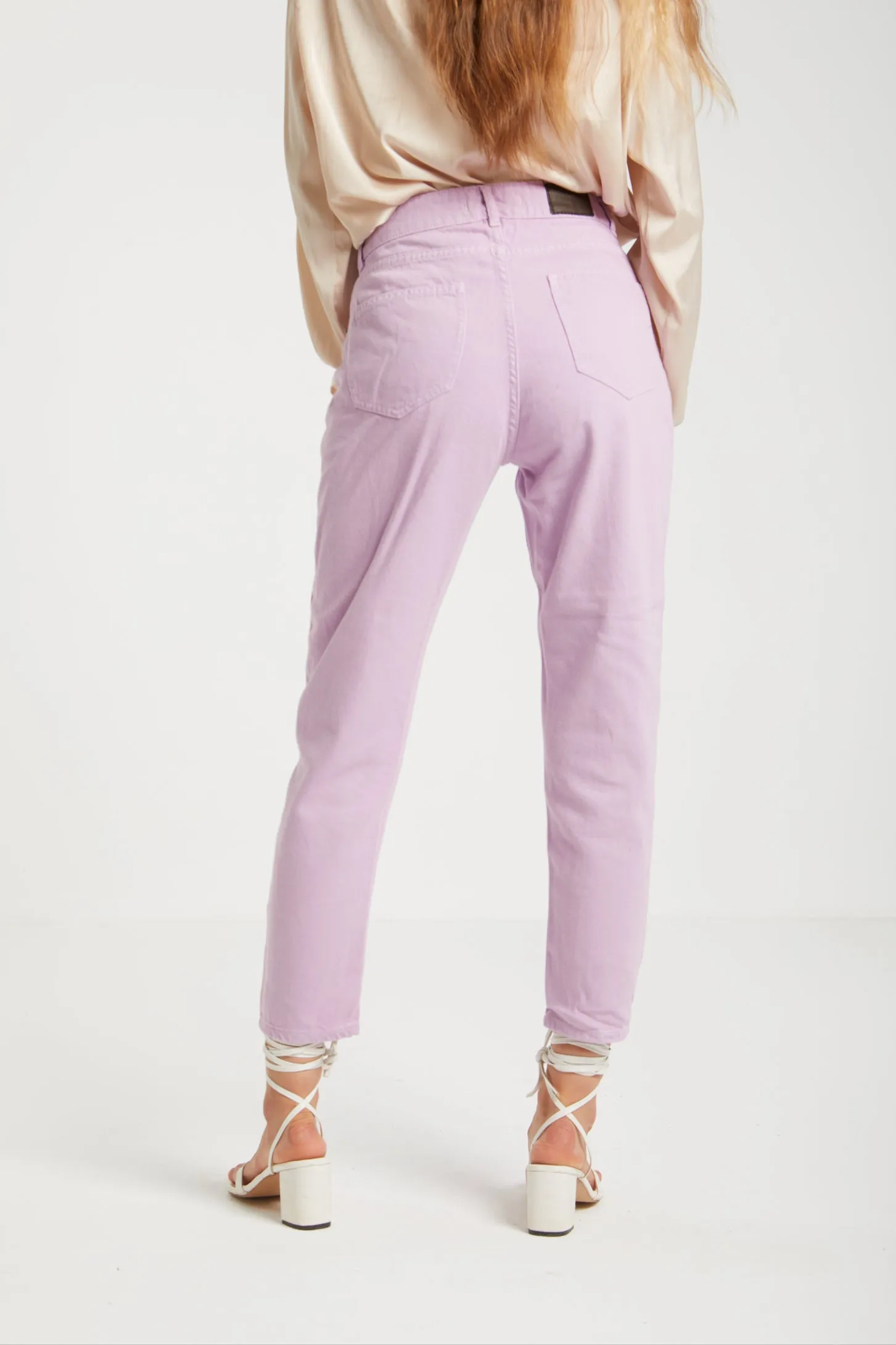 MOM FIT JEANS IN LILAC