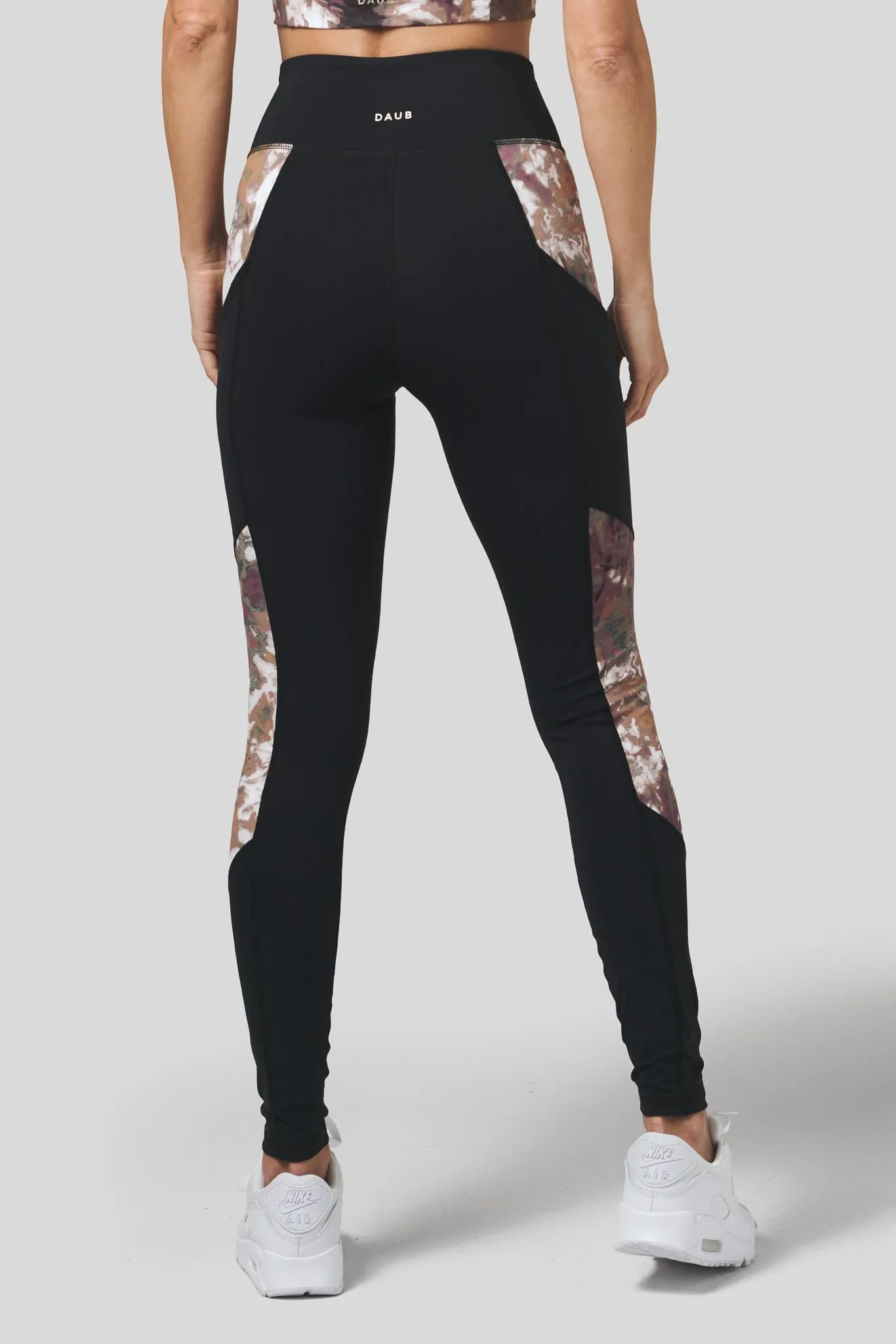 Pocket Legging in Black   Temple