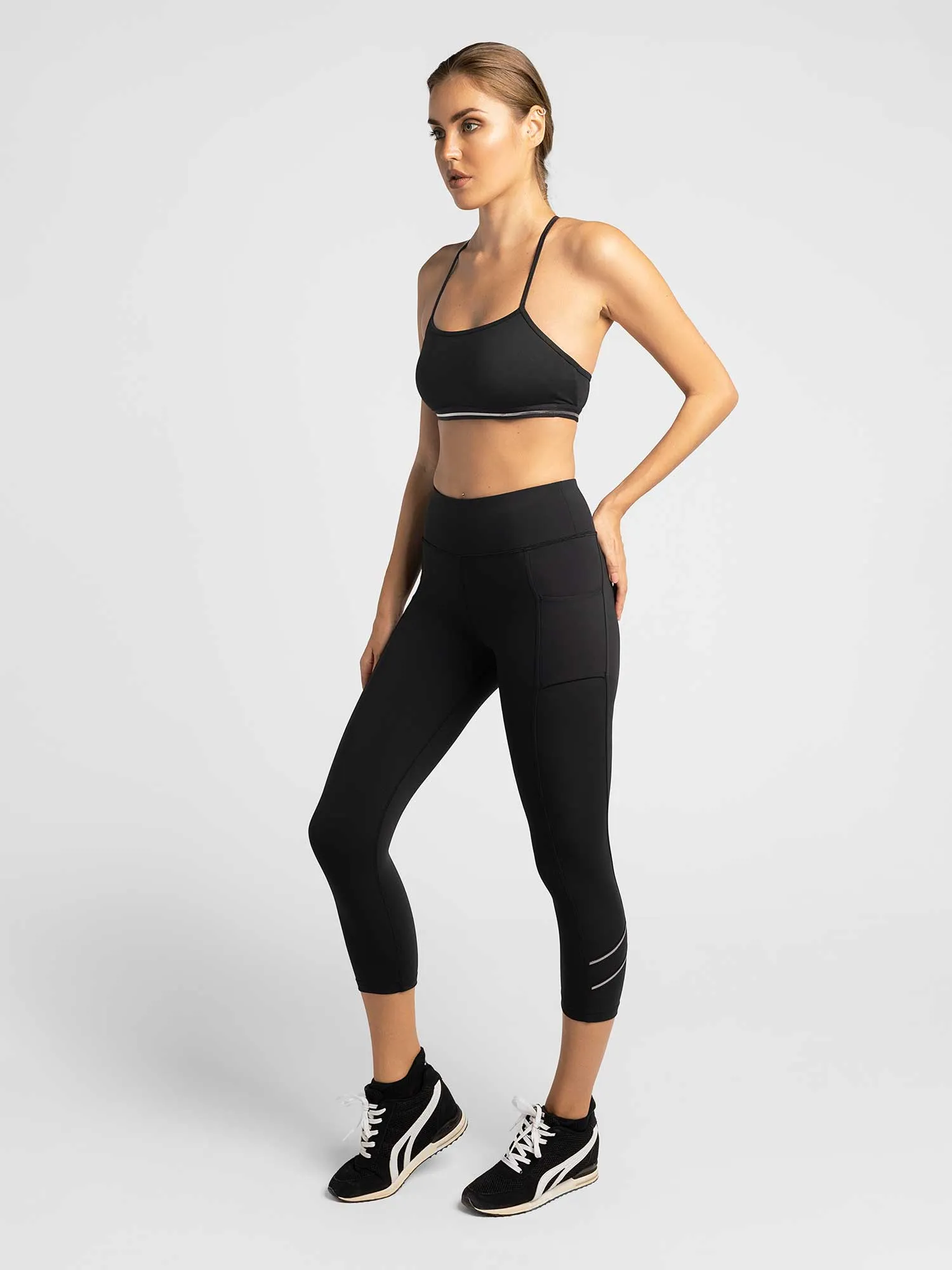 Zone Capri Legging - Black/Silver